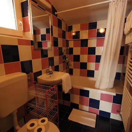 75-8 Apartment