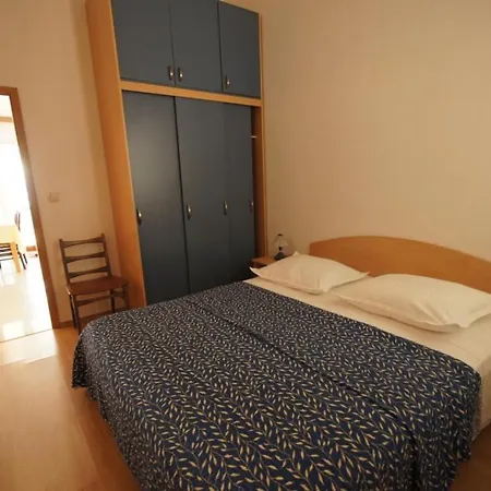 Apartment 75-8
