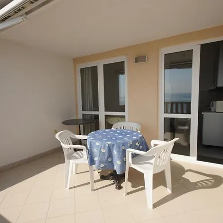 Apartment 75-8 *