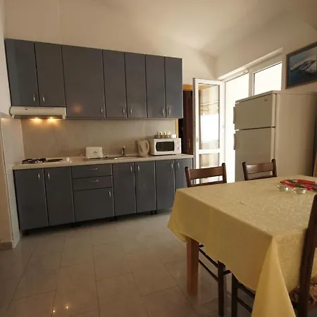 75-8 Apartment