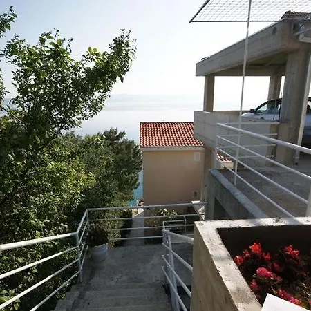 Apartment 75-8 *